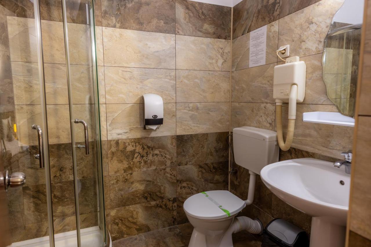 Hotel Sir Lujerului Бухарест Экстерьер фото